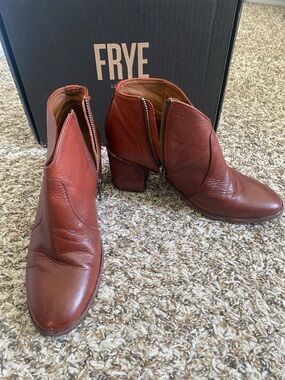 Frye Women's Chestnut Leather Ankle Booties with Side Zips